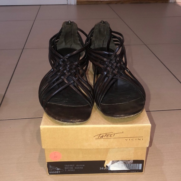 Tapeet Vicini Womens Sandals - Picture 2 of 4